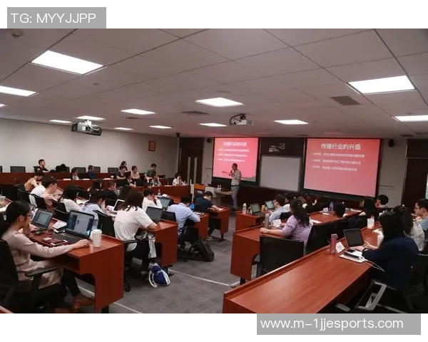 深入解析CSGO战术LNG的运营体系与团队协作策略